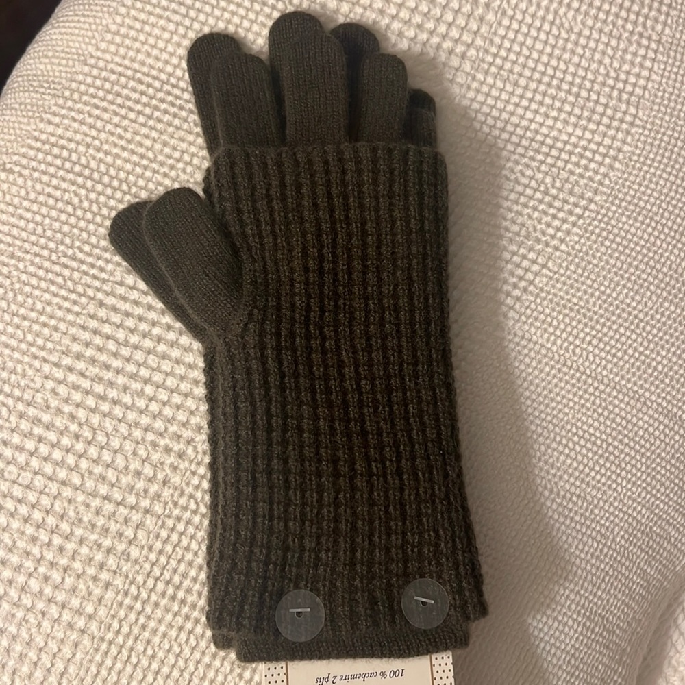 NWT Cupcakes and Cashmere Ribbed Knit 3-in-1 Gloves - Cashmere